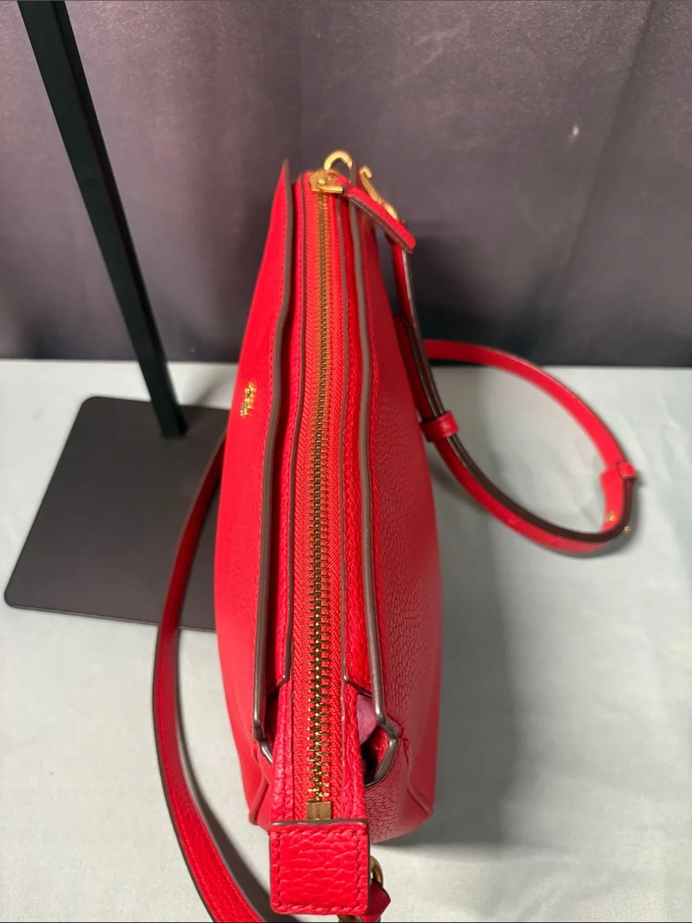 Tory Burch Red Pebbled Leather Zip Top Crossbody Shoulder Bag Gold Hardware